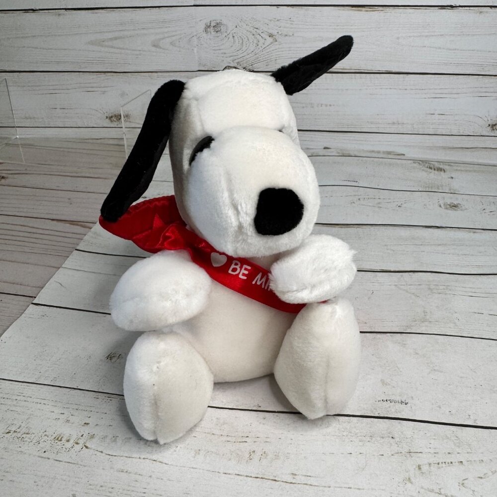 Hallmark Snoopy Valentine Plush‎ 8" Be Mine Sash Wings Peanuts